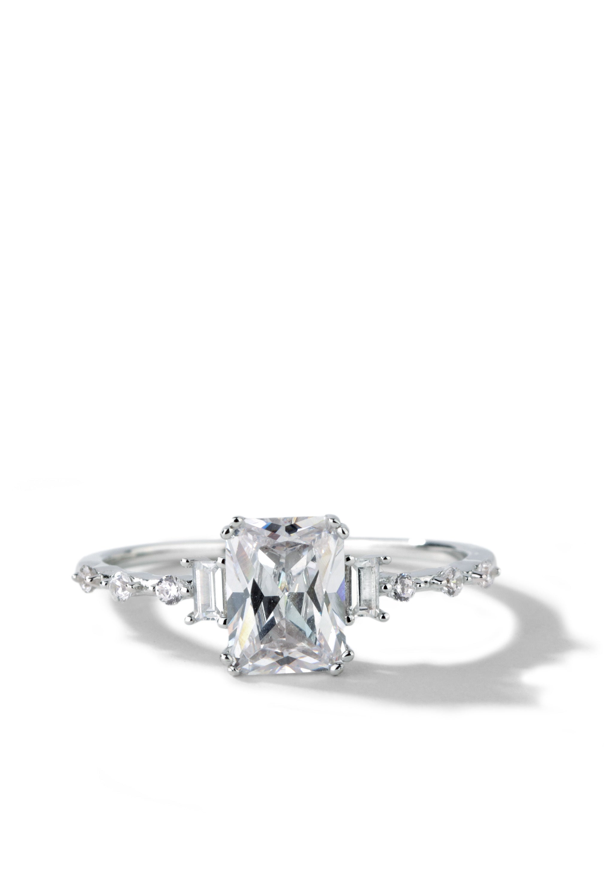 925 SS Ring with White Cubic Zirconia | Elite by Oomiay – Oomiay